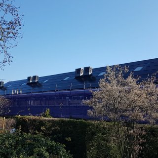 Renovatie van 214 woningen
BiTile Zonnedak met standaard formaat panelen van Sonnenstrom Fabrik.